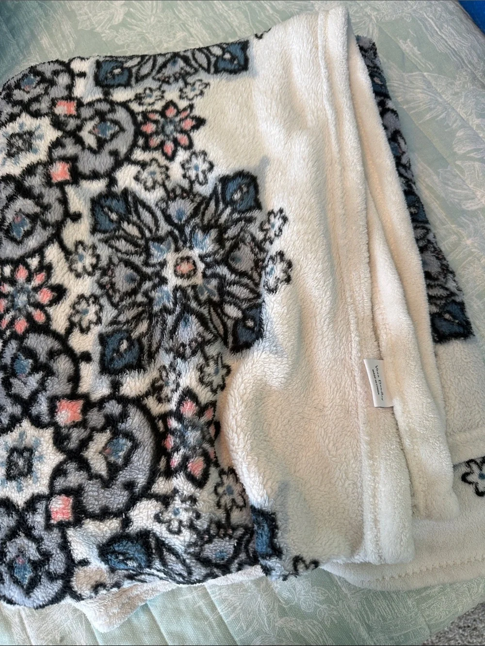 Vera Bradley Cream Floral Pattern Plush Throw Blanket with Blue and Pink Accents